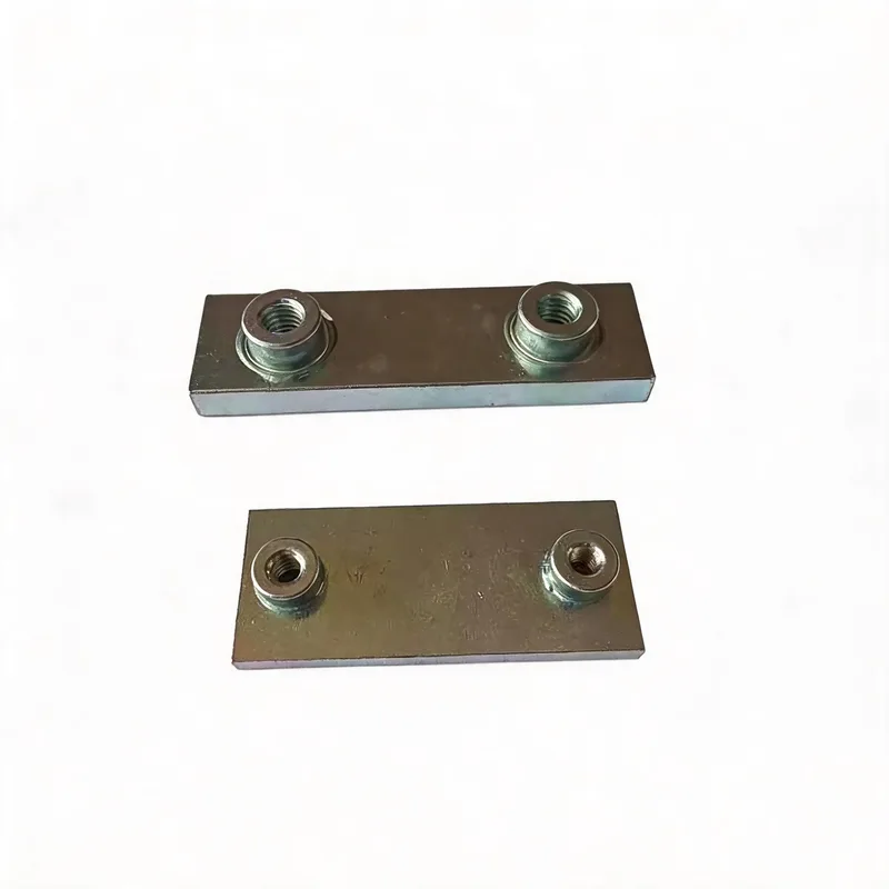 WQL-C welded base plate — angled view, zinc-plated steel — DIN 3015